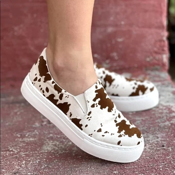 NEW Qupid Cow Print Slip On Platform Shoes Saddle Brown - Picture 3 of 3